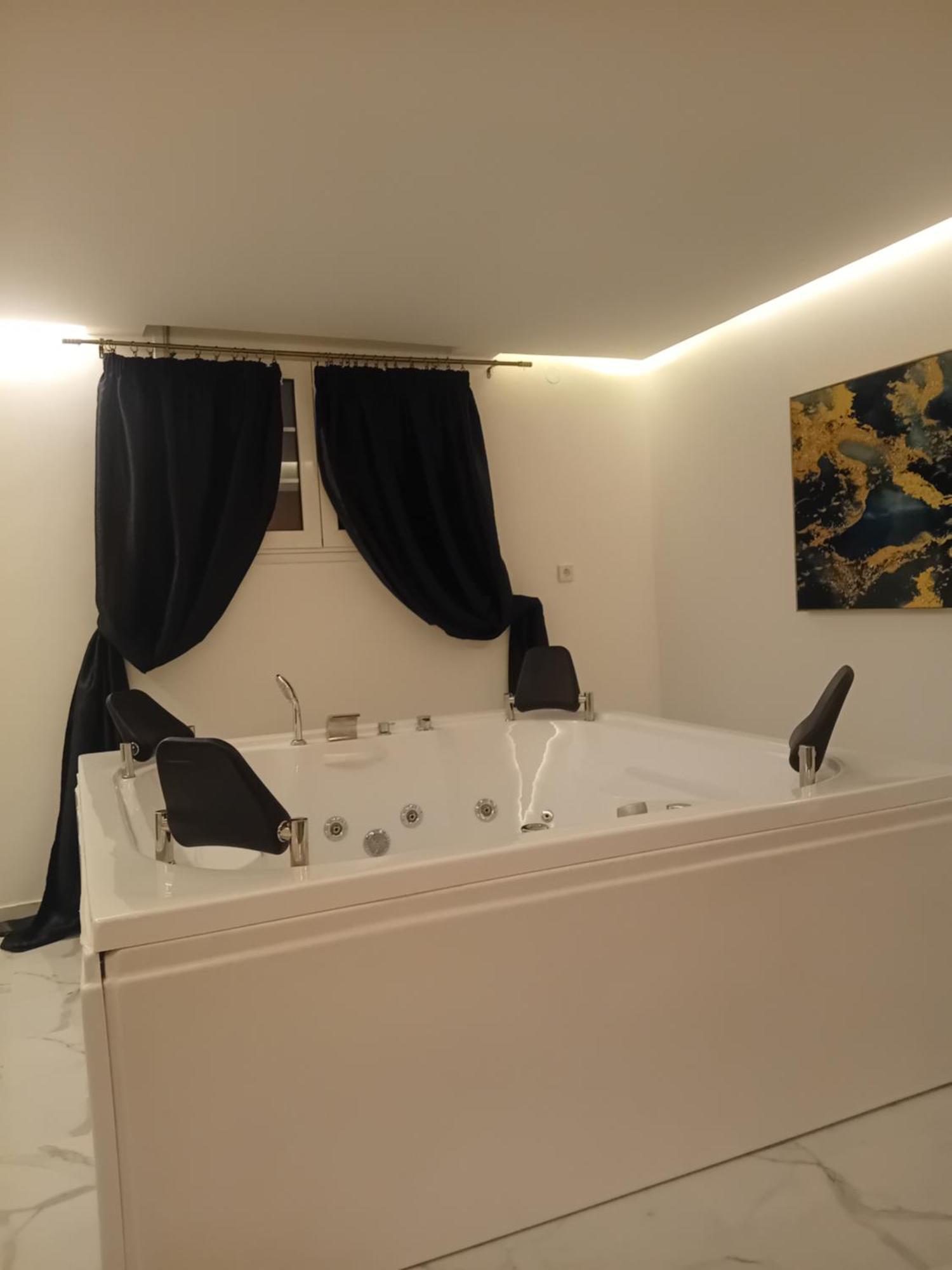Meteora Grande Luxury & *